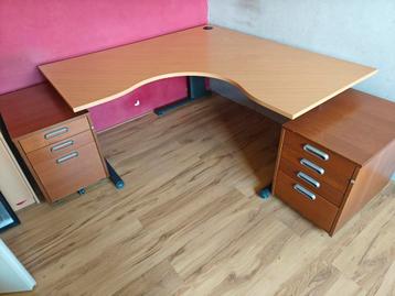 ikea hoekbureau en ladekasten 