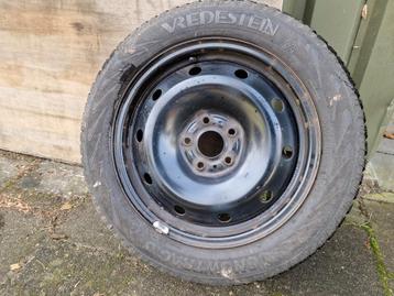 4 winterbanden op velg beschikbaar voor biedingen