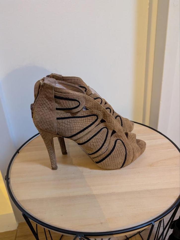 Olcay Gulsen Peep-toe Enkellaarsjes Maat 39, Kleding | Dames, Schoenen, Zo goed als nieuw, Lage of Enkellaarzen, Bruin, Ophalen of Verzenden
