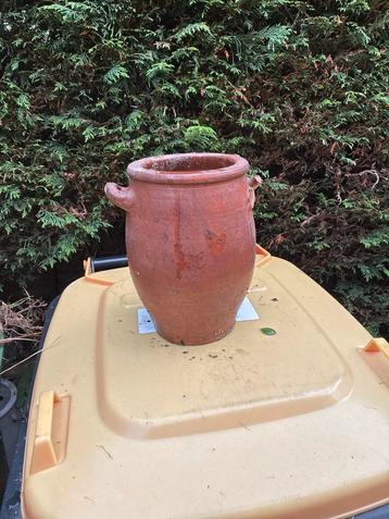 Terracotta Bloempot met Oortjes beschikbaar voor biedingen