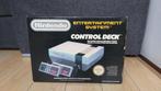 Nintendo Entertainment System (NES) Compleet in doos, Spelcomputers en Games, Ophalen of Verzenden, Gebruikt, Met 2 controllers