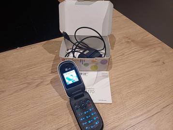 Mobele telefoon (dichtklap model) van het merk LG type A170 beschikbaar voor biedingen