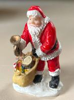 Kerstman poppetje figuur 6cm met bel en zak cadeautjes, Ophalen of Verzenden, Zo goed als nieuw