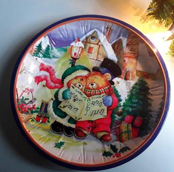 Metalen schaal, blikken bord met kersttafereel  beschikbaar voor biedingen