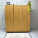 Lichte vintage sixties strakke kledingkast 3 deurs hang leg, Ophalen, Gebruikt, Overige materialen, 100 tot 150 cm