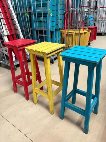 Partij gekleurd Wood meubilair  beschikbaar voor biedingen