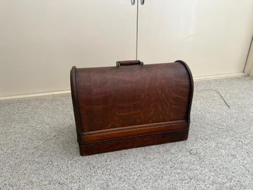 Vintage Singer handslinger-naaimachine beschikbaar voor biedingen