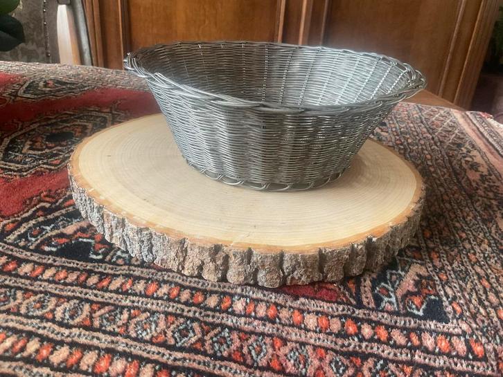 Metalen Broodmand - Stijlvol & Praktisch, Huis en Inrichting, Woonaccessoires | Schalen en Manden, Zo goed als nieuw, Mand, Rond
