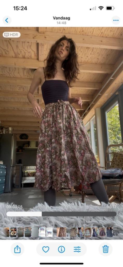 Mooie gevoerde vintage bloemetjesrok maat 38, goede staat!, Kleding | Dames, Rokken, Zo goed als nieuw, Maat 38/40 (M), Overige kleuren
