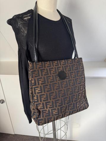 FENDI bruin zwarte CANVAS tas nieuwstaat CHCS beschikbaar voor biedingen