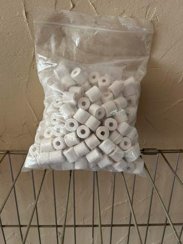 Keramische pijpjes beschikbaar voor biedingen