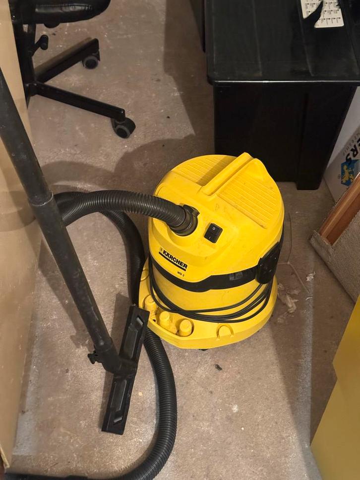 Bouwstofzuiger - Werkt prima, maakt lawaai, Witgoed en Apparatuur, Stofzuigers, Gebruikt, Stofzuiger, Ophalen