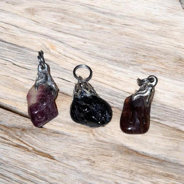 Watermeloen toermalijn hangers, Verzamelen, Mineralen en Fossielen, Mineraal, Ophalen of Verzenden