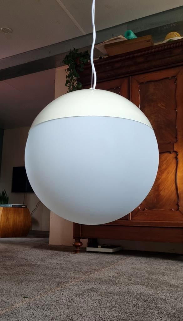 Retro school lamp, vintage globe melkglas 36 cm ø, Huis en Inrichting, Lampen | Hanglampen, Nieuw, Minder dan 50 cm, Glas, Kunststof