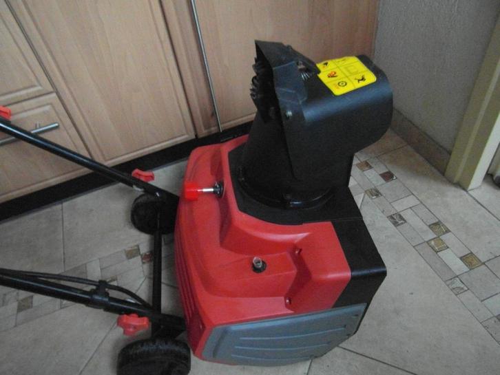 sneeuwmachine sneeuwveger Als Nieuw Elst (U) bij veenendaal, Tuin en Terras, Veegmachines, Zo goed als nieuw, Ophalen of Verzenden