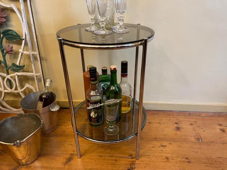 Super leuk tafeltje Bijzettafeltje Barretje chroom rookglas, Antiek en Kunst, Antiek | Meubels | Tafels, Ophalen of Verzenden