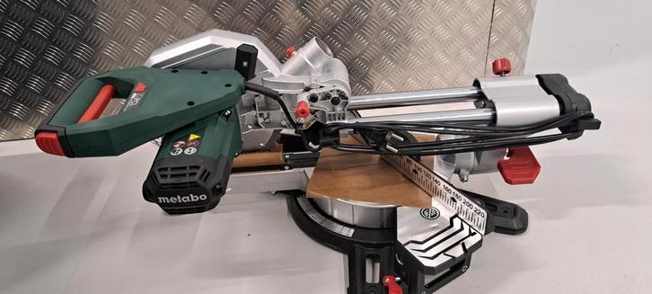 Metabo KGS 216 M - Nieuw in doos!, Doe-het-zelf en Verbouw, Gereedschap | Zaagmachines, Ophalen