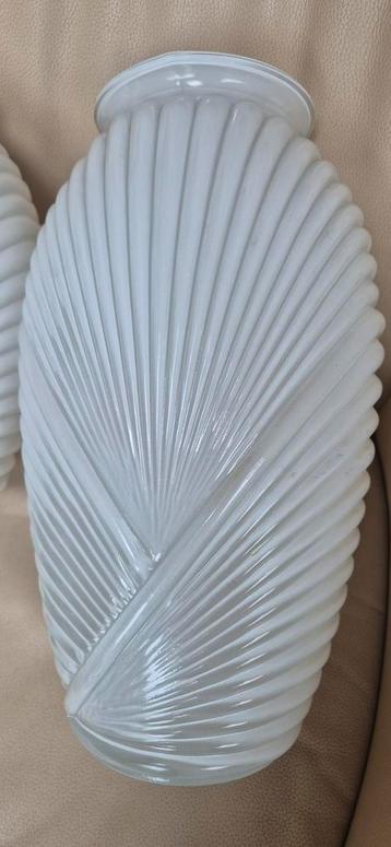 Vintage Anchor Hocking Witte Glazen Vazen Set beschikbaar voor biedingen