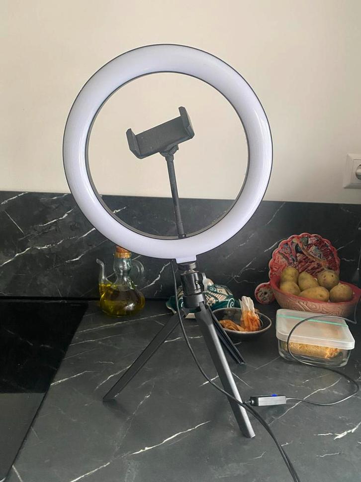 Ringlamp met Statief - Perfect voor Video's!, Audio, Tv en Foto, Fotografie | Fotostudio en Toebehoren, Zo goed als nieuw, Lamp of Flitsset