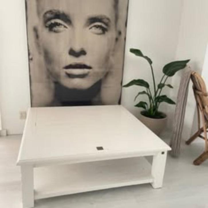 Mooie grote witte salontafel van Riviera Maison, Huis en Inrichting, Tafels | Salontafels, Zo goed als nieuw, Minder dan 50 cm