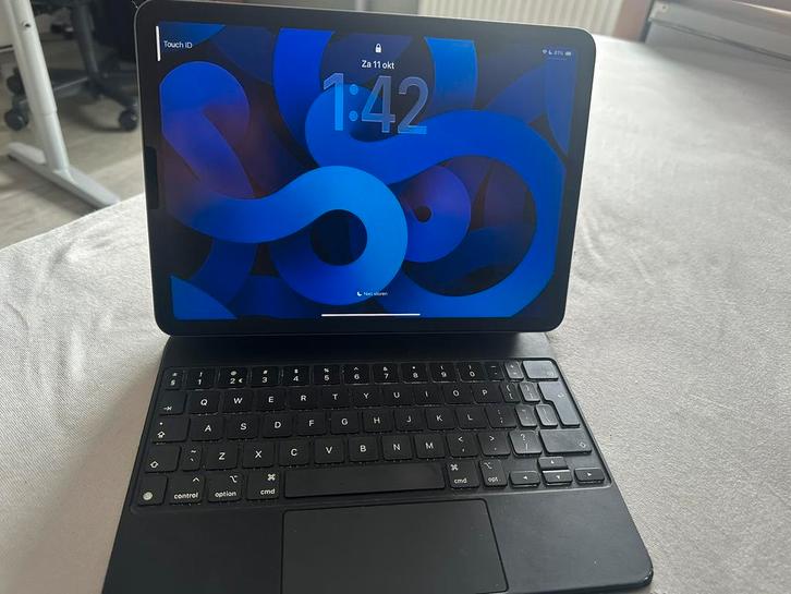 Ipad Air 4e gen (64gb) met magic keyboard en apple pencil, Computers en Software, Apple iPads, Zo goed als nieuw, Apple iPad Air