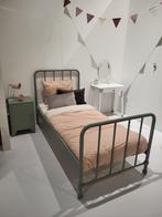 Vipack Bronxx Bed Olive Green 90 x 200cm + Nachtkastje, Kinderen en Baby's, Kinderkamer | Bedden, Ophalen, 85 tot 100 cm, Zo goed als nieuw