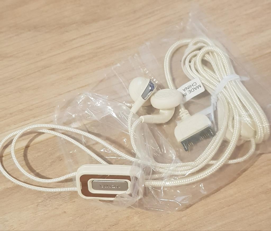 Nokia oordopjes in ear headset nokia 7373 nokia7373 mobiel, Verzenden, Zo goed als nieuw, In gehoorgang (in-ear)