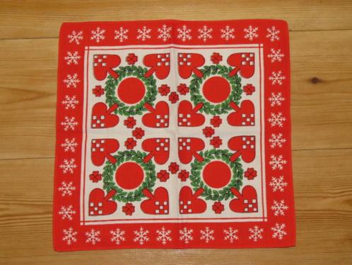 Vintage Zweeds kerstkleedje met gevlochten hartjes, Diversen, Kerst, Zo goed als nieuw, Ophalen of Verzenden