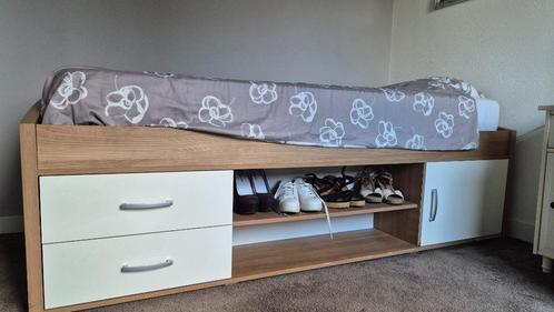 Hoog 1persoonsbed, zware kwaliteit met bureau en lattenbodem, Huis en Inrichting, Slaapkamer | Bedden, Zo goed als nieuw, Eenpersoons