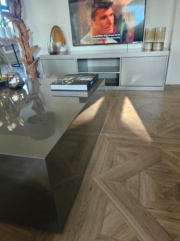 Salontafel en tv meubel Eric kuster, Hotel chic beschikbaar voor biedingen