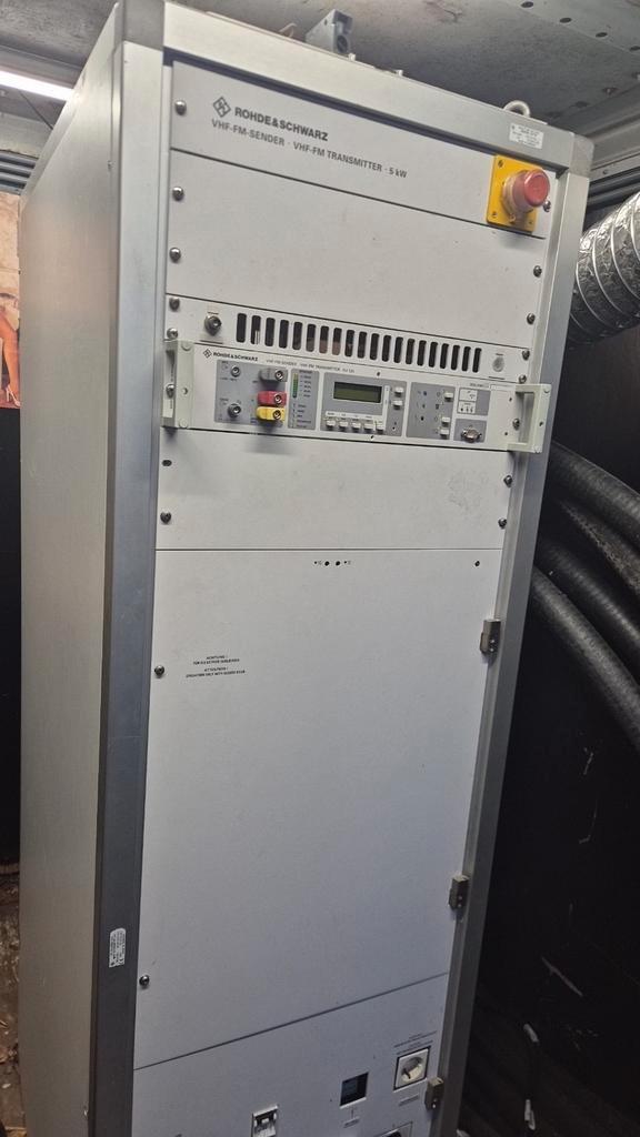 R&S 5 kW MOSFET VHF-FM Zender, Telecommunicatie, Zenders en Ontvangers, Zender, Ophalen