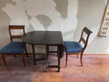 Antieke tafel hangoor beschikbaar voor biedingen