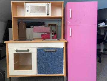 Ikea duktig met koelkast beschikbaar voor biedingen