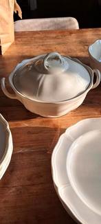 Wedgwood Queens Plain schaal met deksel, Huis en Inrichting, Keuken | Servies, Nieuw, Ophalen of Verzenden, Schaal of Schalen