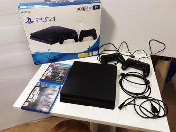 PLAYSTATION 4 SONY met controllers en 2 games beschikbaar voor biedingen