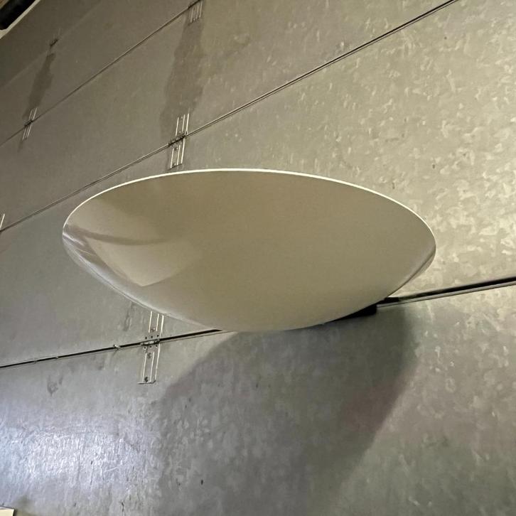 OPRUIMING Grote ronde wit metalen design wandlamp halogeen, Huis en Inrichting, Lampen | Wandlampen, Nieuw, Metaal, Overige materialen