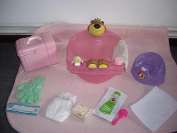baby born baf met verzorgingskoffer  beschikbaar voor biedingen