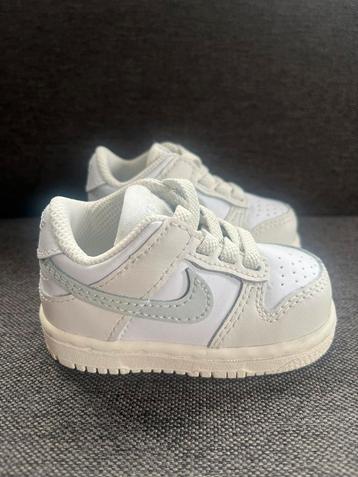 Nike Dunk Low baby sneakers (maat 18.5) beschikbaar voor biedingen
