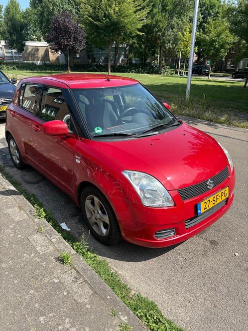 Suzuki Swift 1.5 5D 2005 Rood, Auto's, Suzuki, Particulier, Swift, Benzine, D, Hatchback, Handgeschakeld, Origineel Nederlands