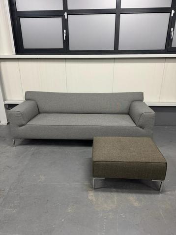 Refurbished Design on Stock Bloq 3-zits | Bloq 3-zits beschikbaar voor biedingen