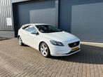 Volvo V40 1.6 T3 150PK 2013 Wit, Auto's, Volvo, Voorwielaandrijving, 1596 cc, 4 cilinders, Wit