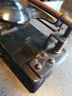 ANTIEKE METALEN BURO PERFORATOR VINTAGE STAAT 11X8 CM, Ophalen of Verzenden