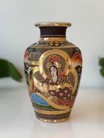 Vintage Japanse Satsuma-stijl vaas met geisha en gouddecor, Ophalen of Verzenden