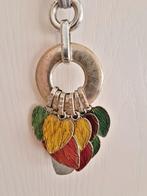 Leuke zilveren ketting met hartjes aan ring in div kleuren, Verstelbaar, Ophalen of Verzenden, Zo goed als nieuw, Zilver