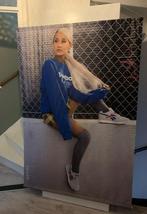 Ariana Grande spanddoek, Verzamelen, Ophalen of Verzenden, Nieuw, Poster, Artwork of Schilderij, Gesigneerd