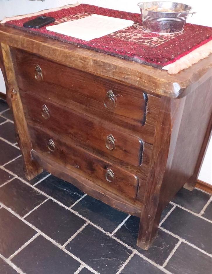 Houten commode met lades, Huis en Inrichting, Kasten | Dressoirs, Gebruikt, 50 tot 100 cm, 50 tot 75 cm, Met lade(s), Eikenhout