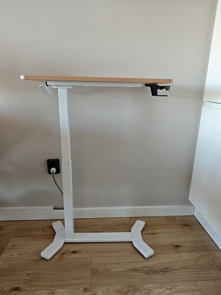 Verrijdbare bijzettafel - Ideaal voor thuiswerken!, Computers en Software, Laptoptafels, Nieuw, In hoogte verstelbaar, Ophalen