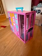 Barbie dreamcloset met heel veel accessoires en poppen, Kinderen en Baby's, Speelgoed | Poppenhuizen, Ophalen, Zo goed als nieuw