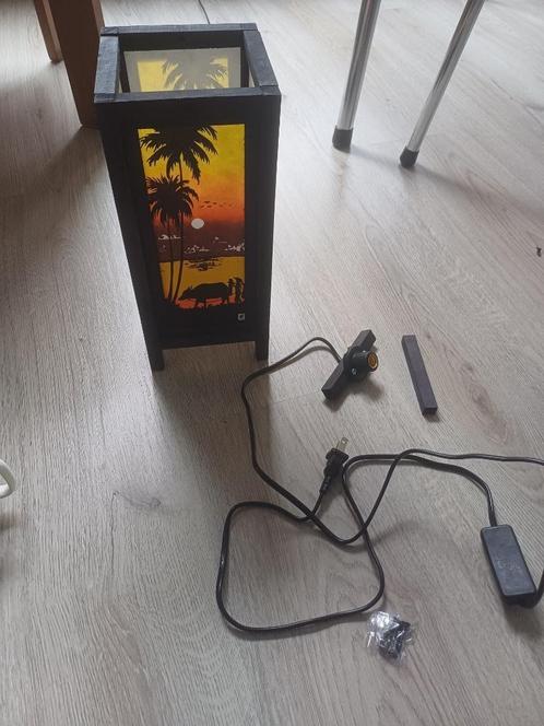Oosters lampje gekleurd rijstpapier en hout, Huis en Inrichting, Lampen | Tafellampen, Nieuw, Minder dan 50 cm, Hout, Ophalen of Verzenden