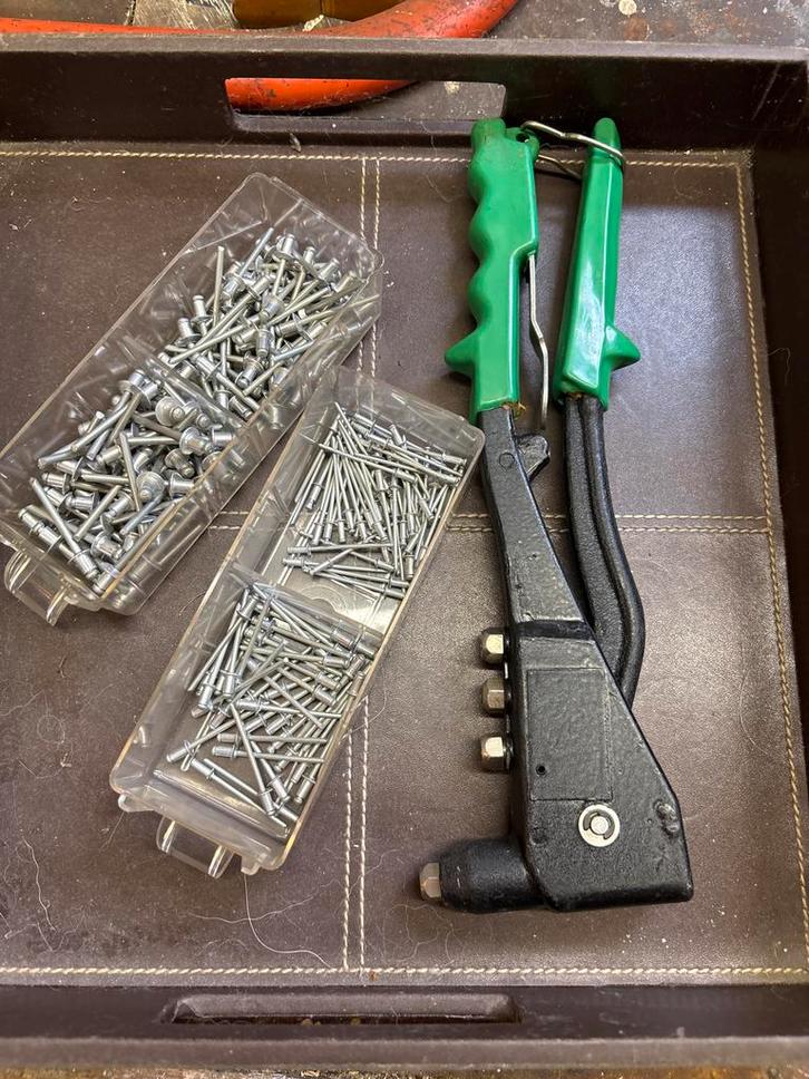 Popnageltang met popnagels, Doe-het-zelf en Verbouw, Gereedschap | Handgereedschap, Gebruikt, Ophalen
